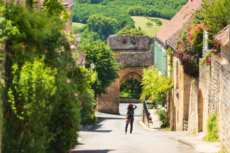 Tourisme Domaine du Bugassou. Village Dordogne.